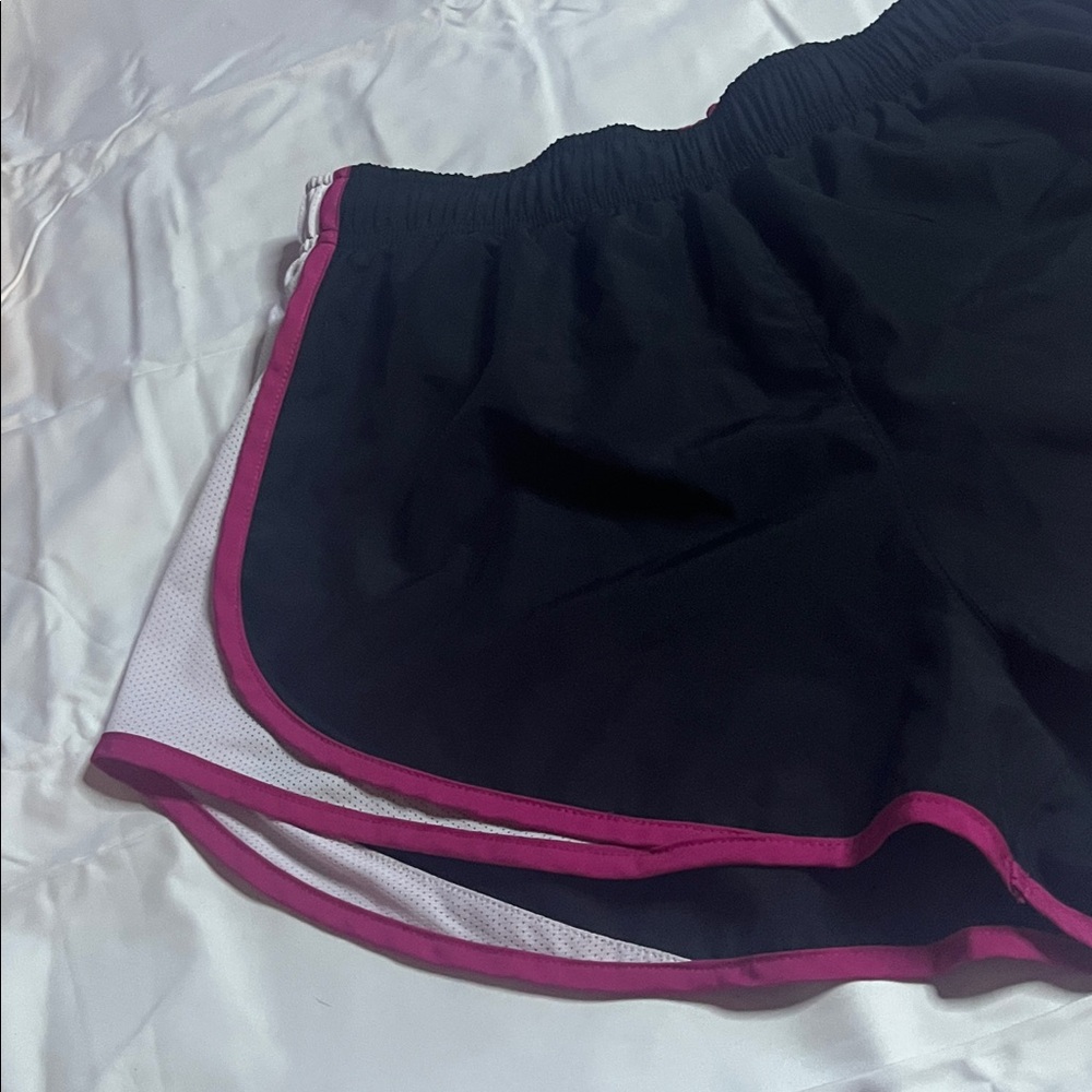 Nike Running Shorts - Picture 2 of 7